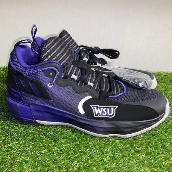 Athletic_Shoes